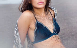 Jak właściwie stosować peelingi do ciała? – Face and Body Institute