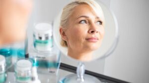 zmarszczki mimiczne kurze lapki 1024x576 - Face and Body Institute