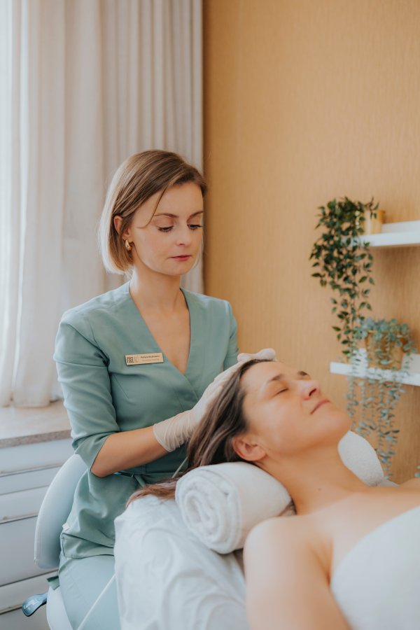 Kontrola trychologiczna z badaniem mikrokamerą