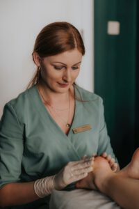 Opracowanie hiperkeratoz - Face & Body Institute