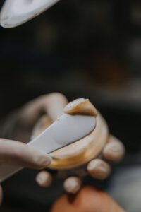 Opracowanie pękających pięt - Face & Body Institute