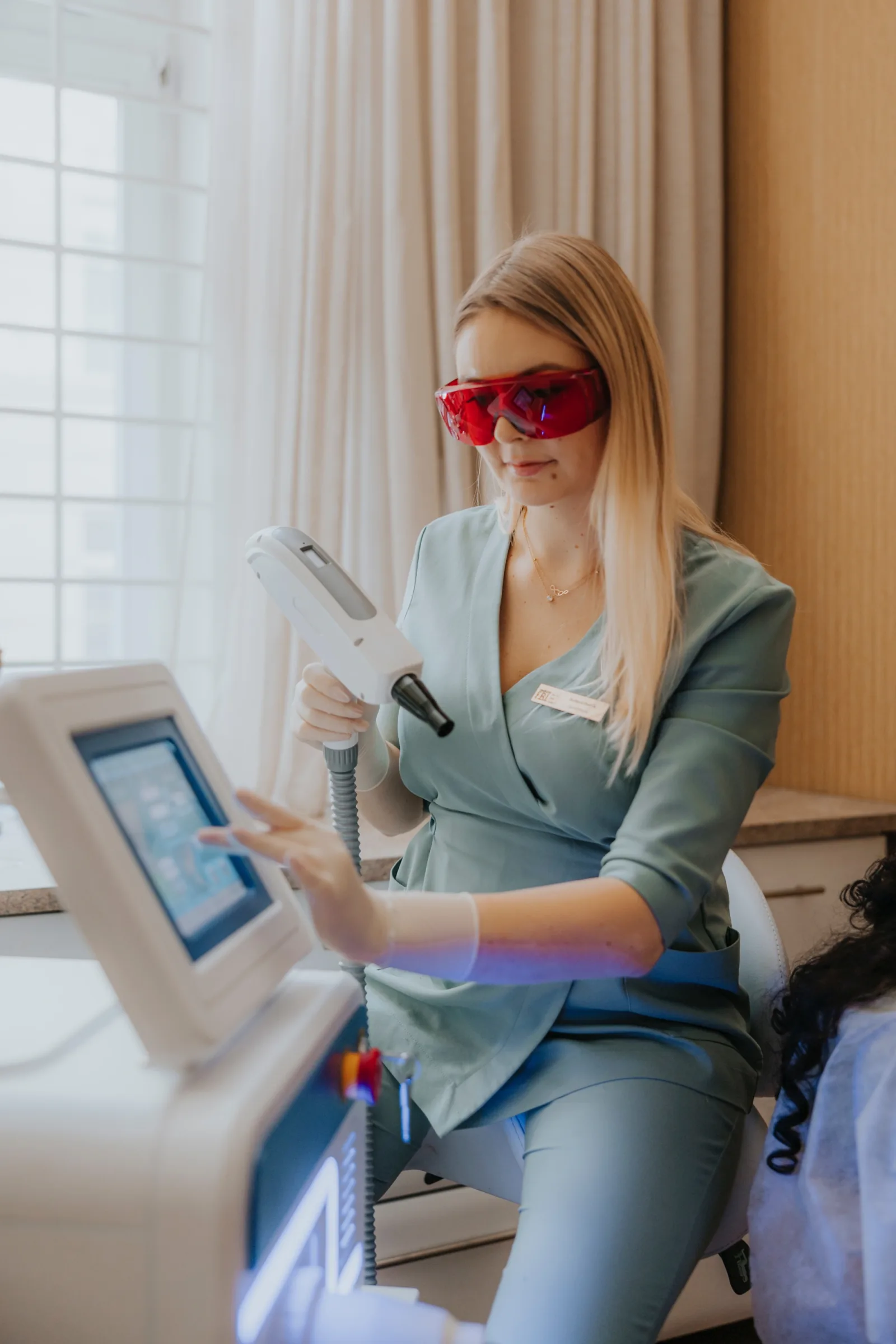 Laser permanent makeup/tattoo removal